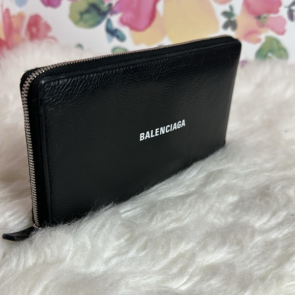 💯Authentic Balenciaga Black Leather Wallet🍀 - Picture 5 of 16